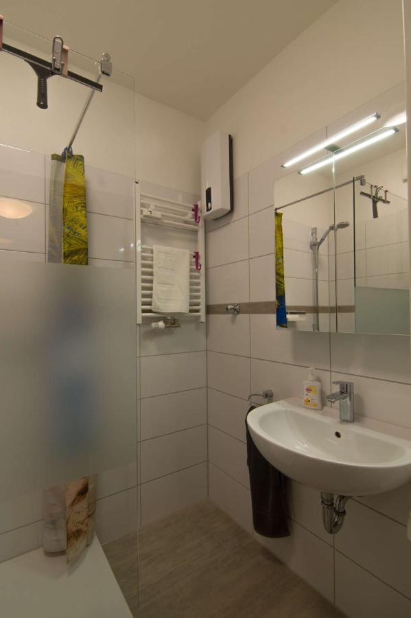 Ferienwohnung 'Zimmer Frei' Гельзенкирхен Экстерьер фото